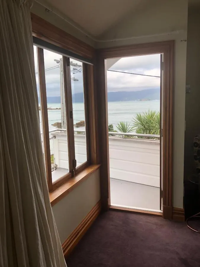Karaka Bays Bed & Breakfast Wellington